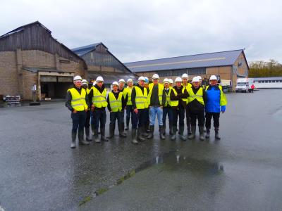 Besuch im Schiefer Bergwerk in Frankreich so mussten wie alle da rumlaufen